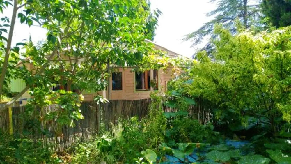 Chalet With 2 Bedrooms In Poussan With Enclosed Garden