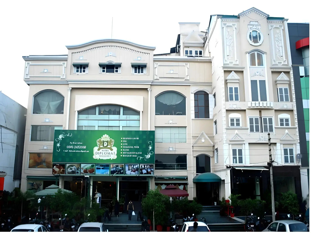 Hotel Diplomat Residency