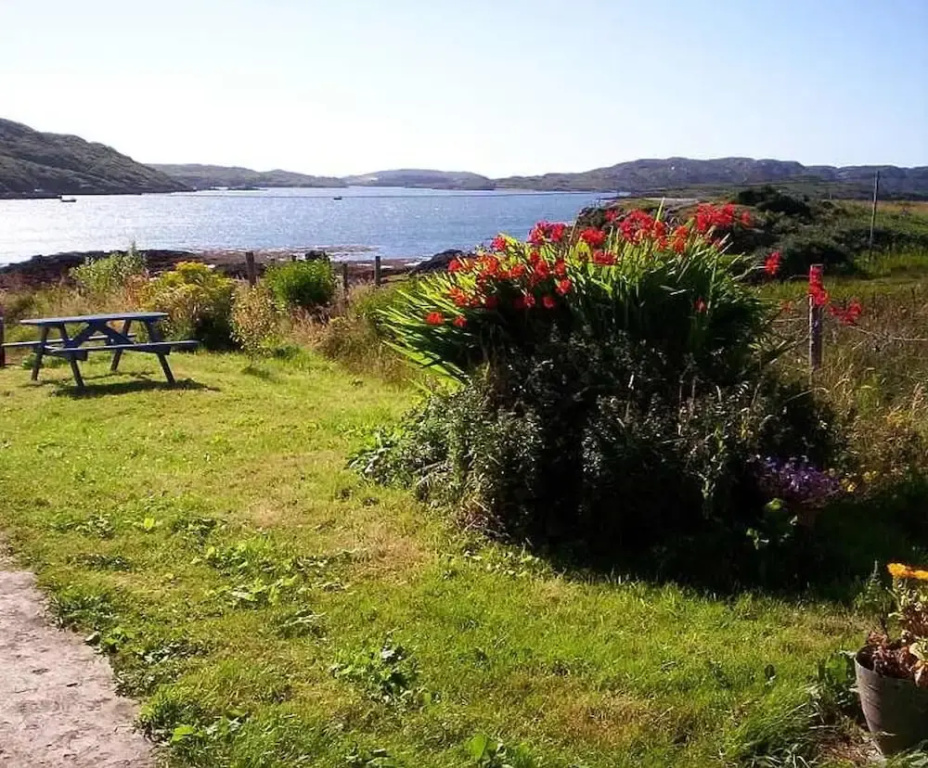 Little Cottage-village of Bunessan-sleeps4