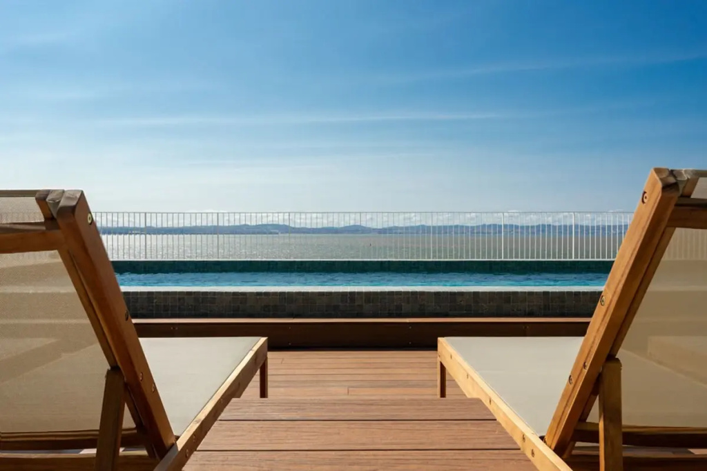 Beach & Waterfront