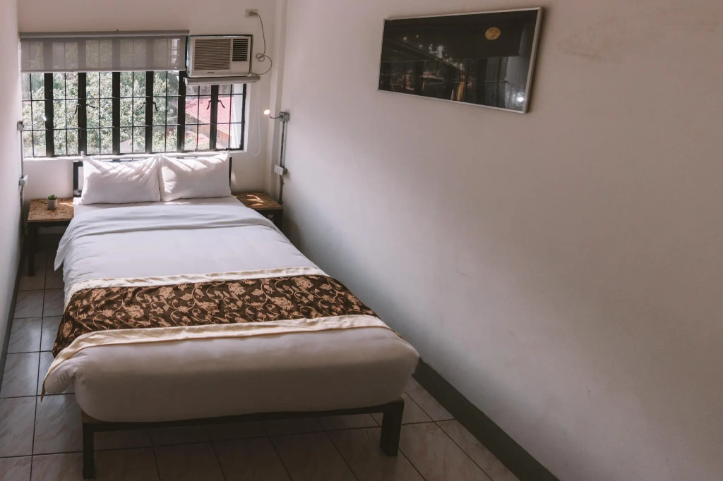 Standard Double room (full double bed)