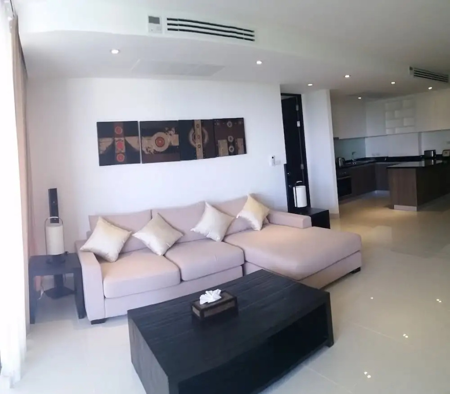 3 Bedrooms Luxury Apartment with sea view