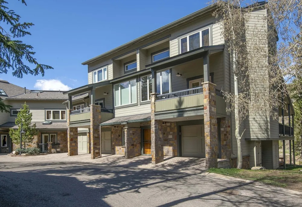 Coldstream #18 3 Bedroom Townhouse