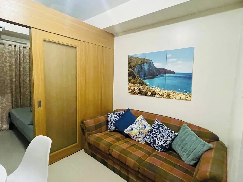 Elegant Pasay City Apartment With Central Heating & Shared Pool