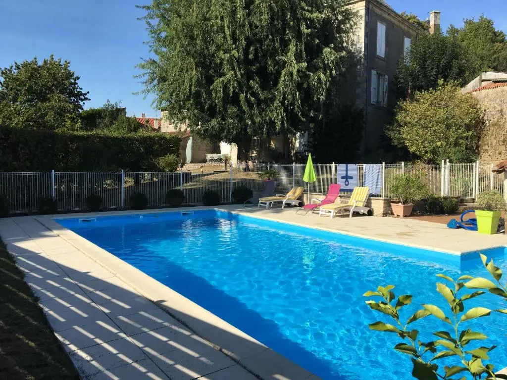 Standard Double room with garden view (full double bed)