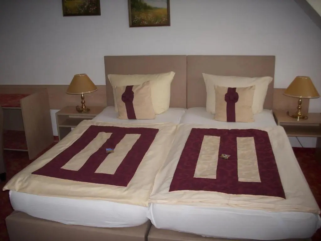 Deluxe Double room full double bed