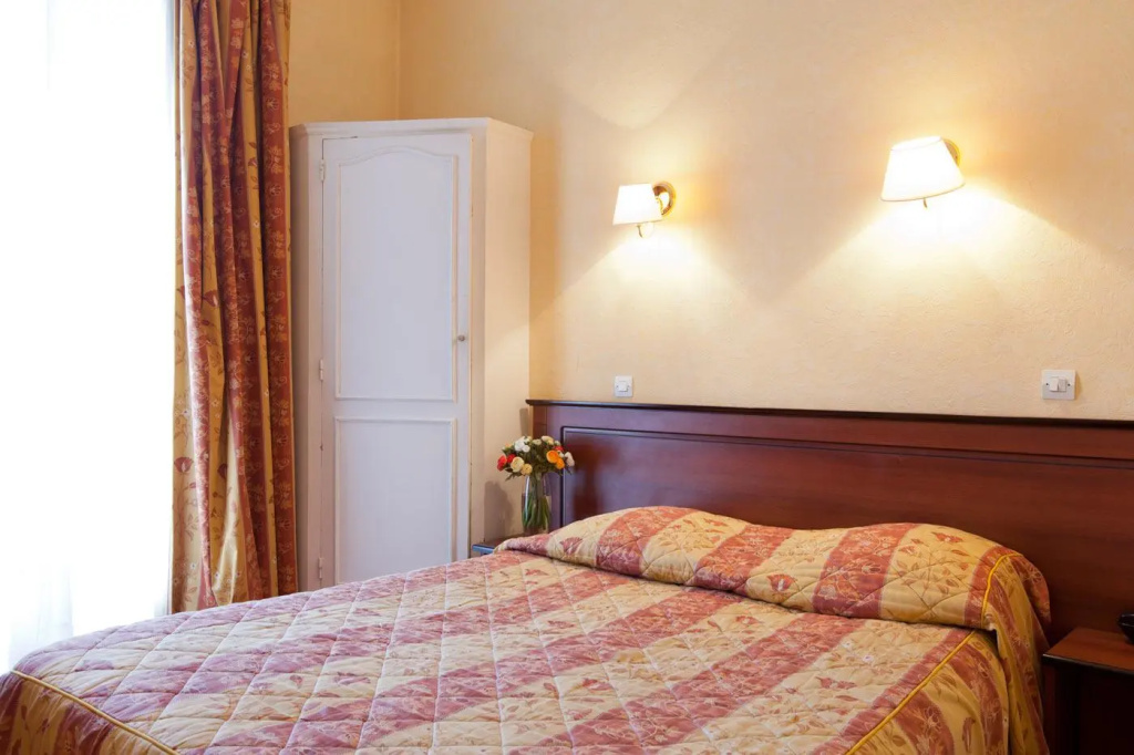 Standard Double room (full double bed)