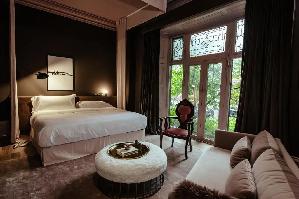 Deluxe Double room (full double bed)