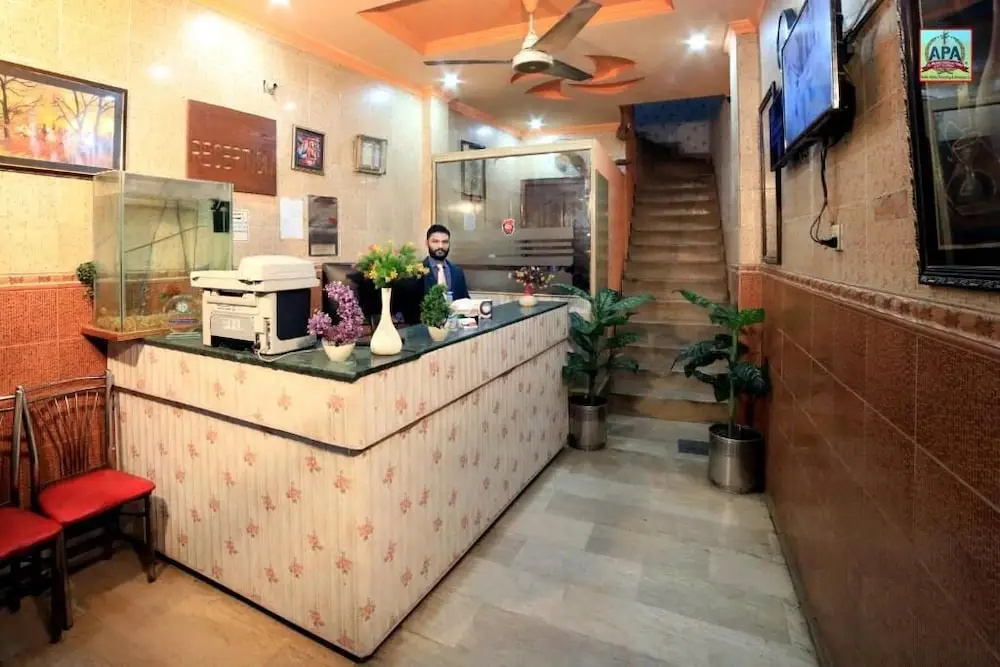 Lobby & Reception