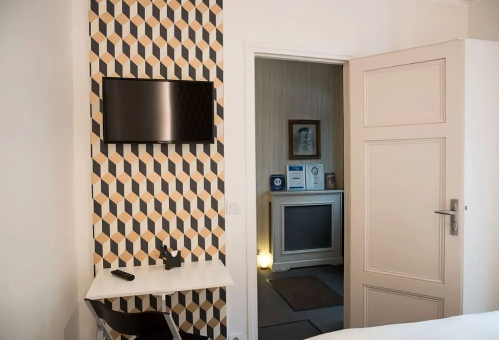 Standard Double Basement room with garden view (full double bed)