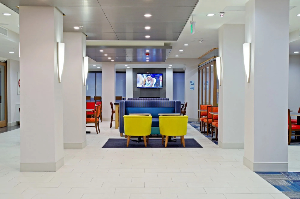 Holiday Inn Express Hotel & Suites Phoenix North Scottsdale by IHG
