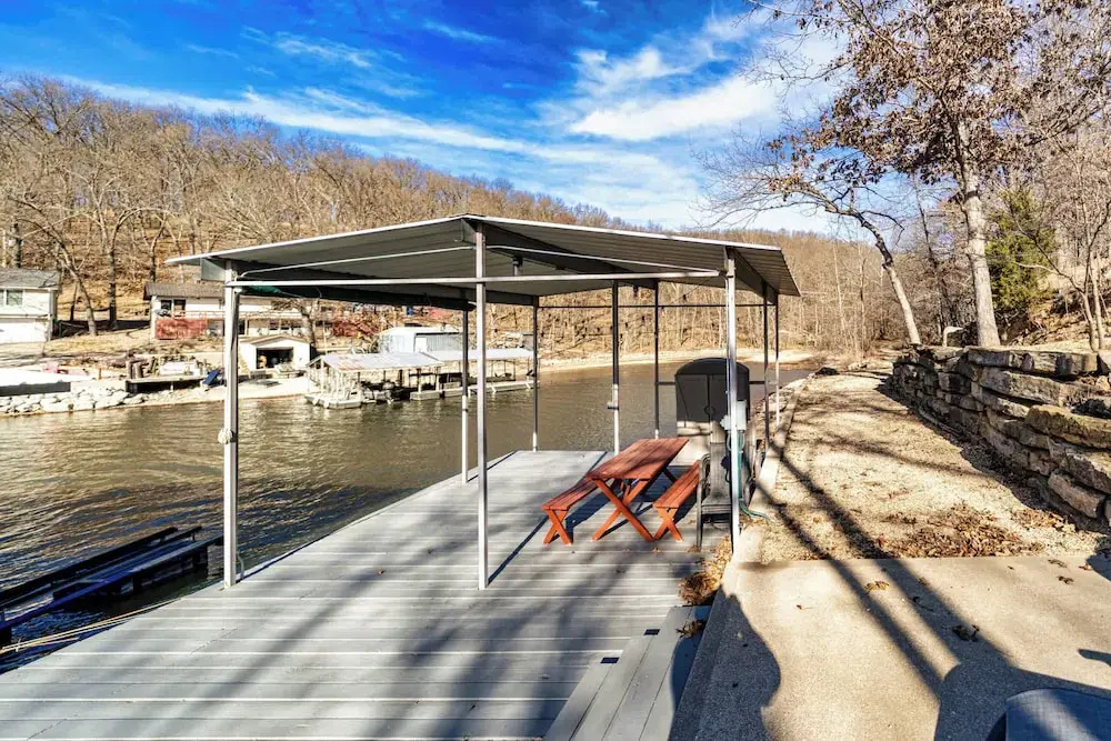 Little Bearcat Bungalow Stay on Ozark Waterfront