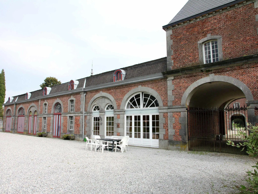 Elegant Castle Stay, Havelange