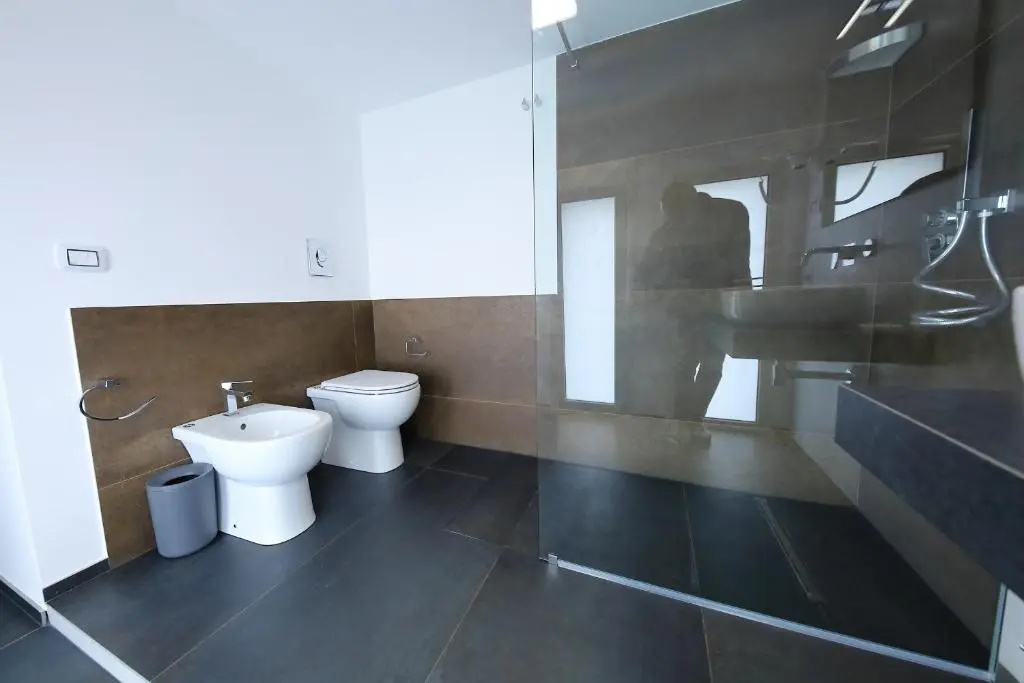 Deluxe Double room (full double bed)