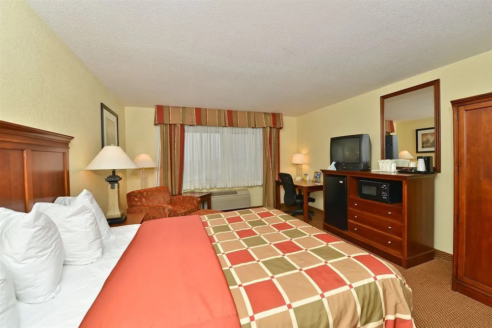 Best Western Airport Inn & Suites/Kci North