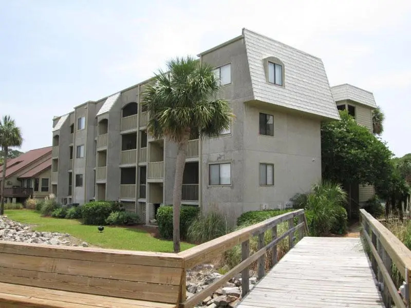 Cozy Villa w/ Gorgeous Marsh & Canal Views - Near Beach Club & Tennis