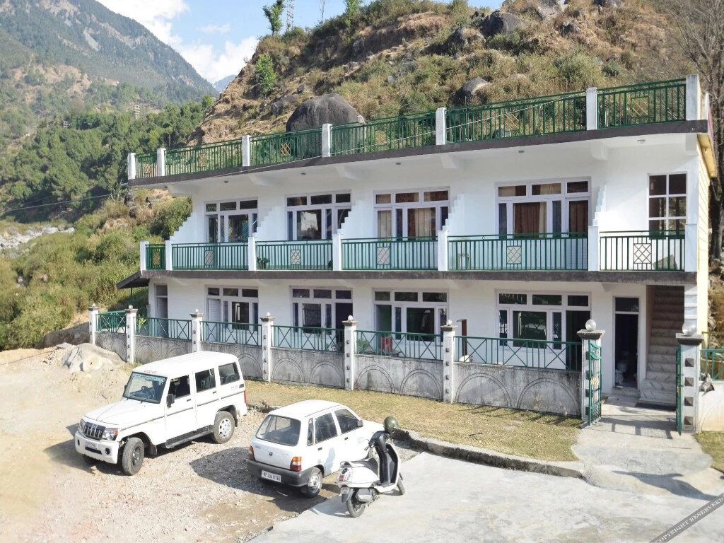 Hotel Sunshine Villa by OYO Rooms