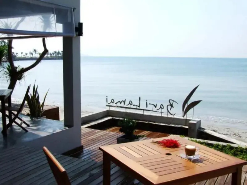 Beach & Waterfront