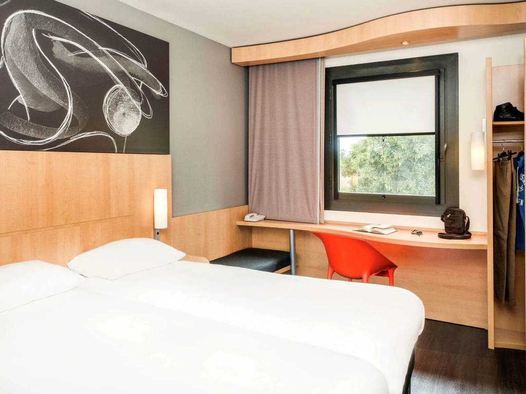 Voir la photo 3 — Ibis Montceau Les Mines