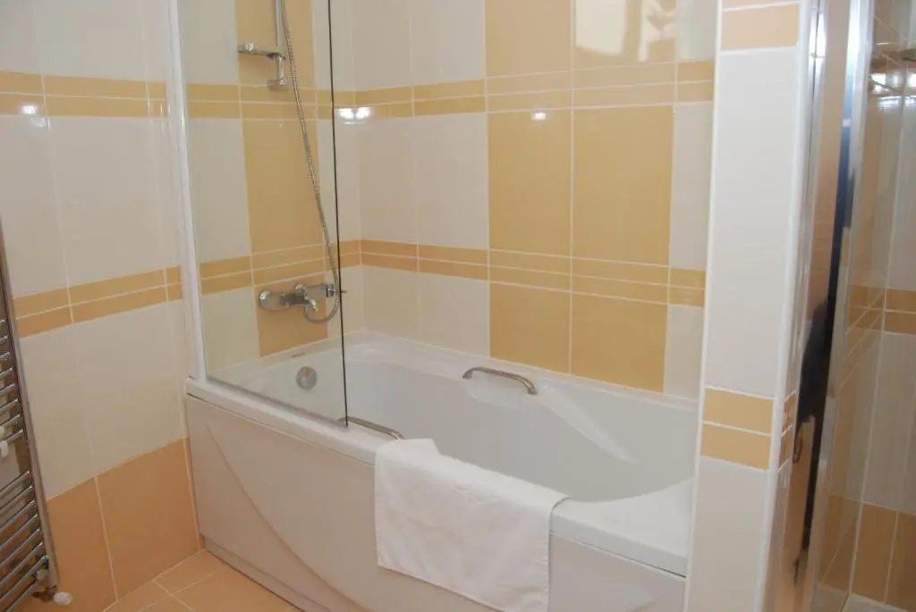 Double Junior Suite (full double bed)