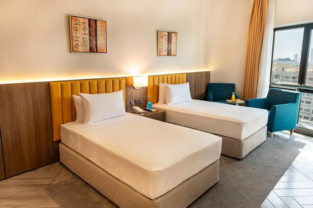 Отель Majestic Central Hotel в Дубае