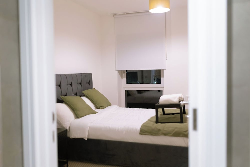 Charming 2-bedroom Apartment in West Midlands With Modern Amenities