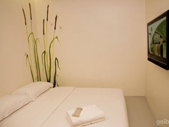 V Garden Hotel