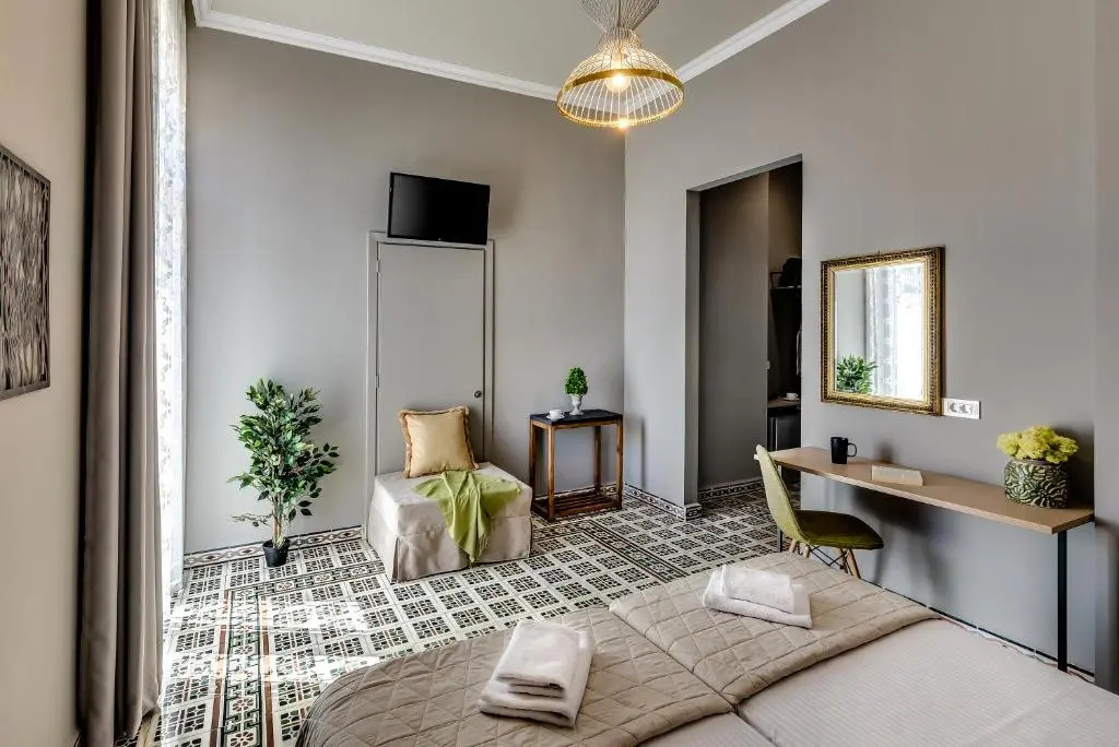 Standard Double room with balcony (full double bed)