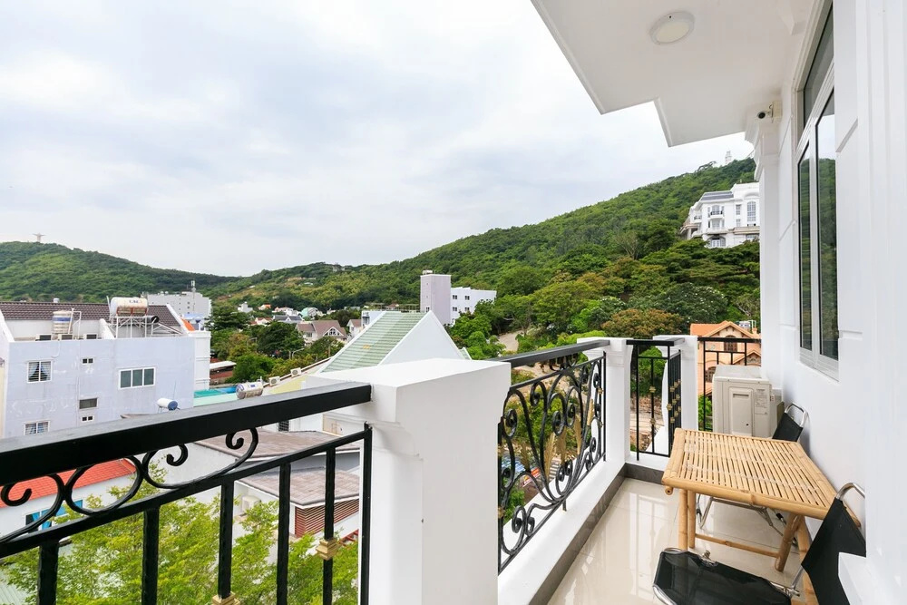 Balcony & Terrace