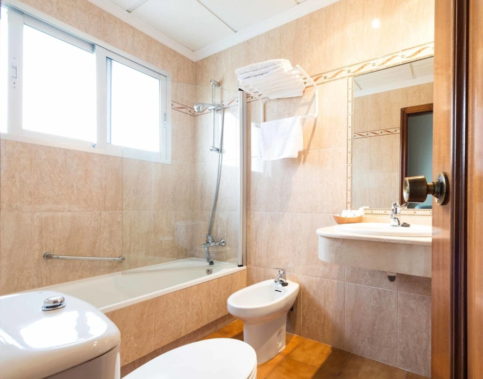 Standard Triple room with balcony