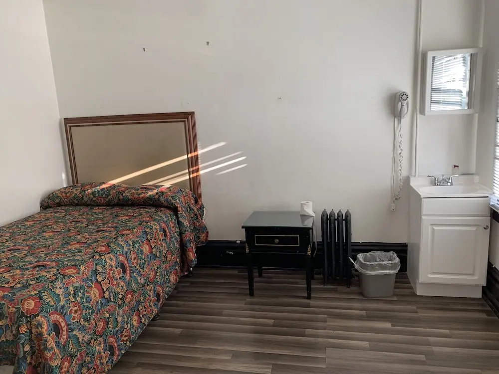 Economy room