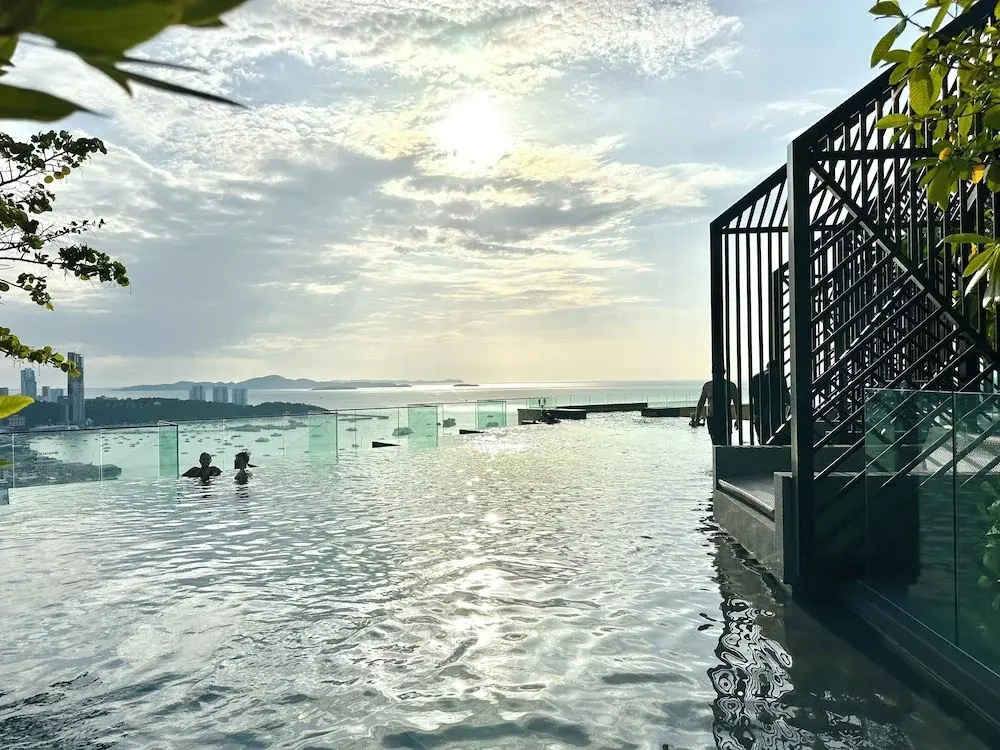 The Edge Central Pattaya By Pattaya Holiday