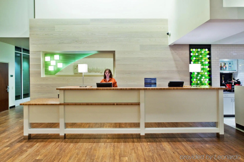 Lobby & Reception