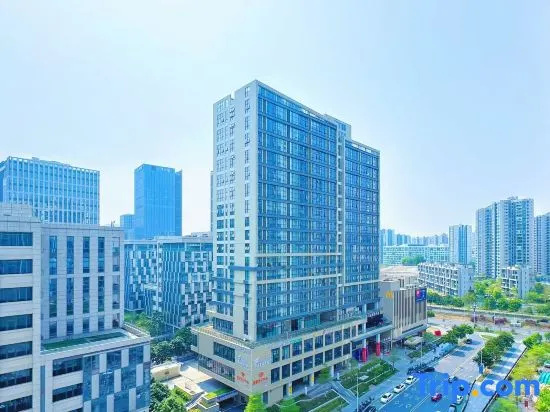Haisi International Hotel (Wangcun Metro Station Branch) in Guangzhou