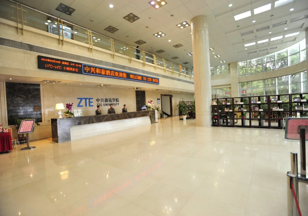 Lobby & Reception