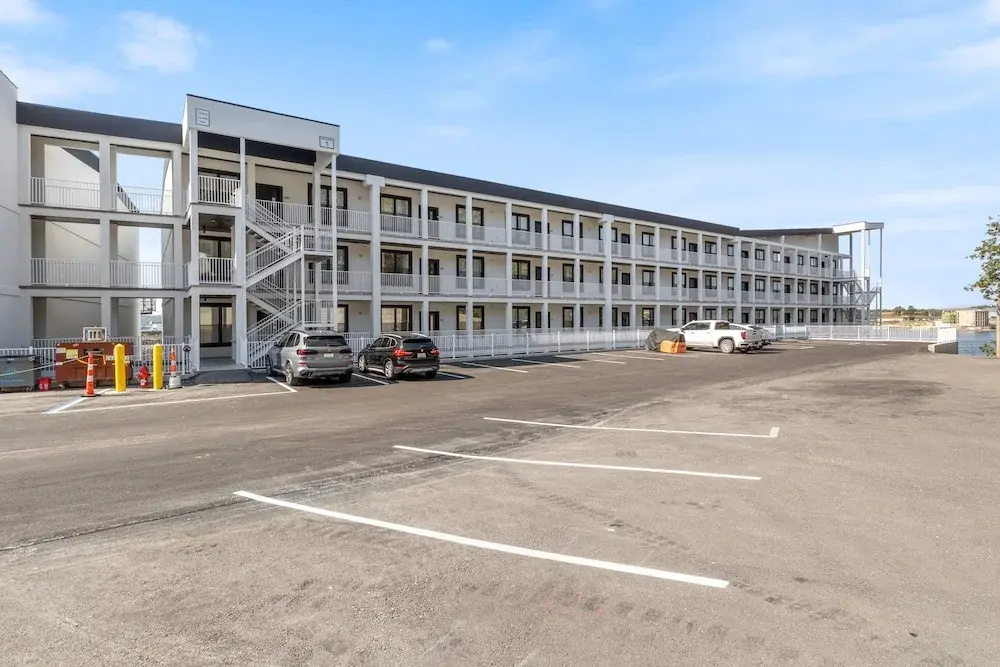 Brand New Complex, Central Location, Amazing Views