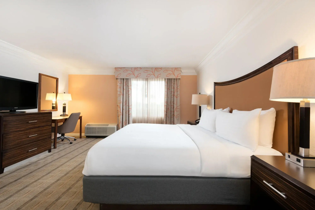 Holiday Inn Fort Lauderdale Airport by IHG - Général