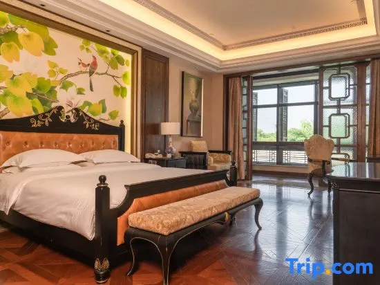 Deluxe Double room (full double bed)