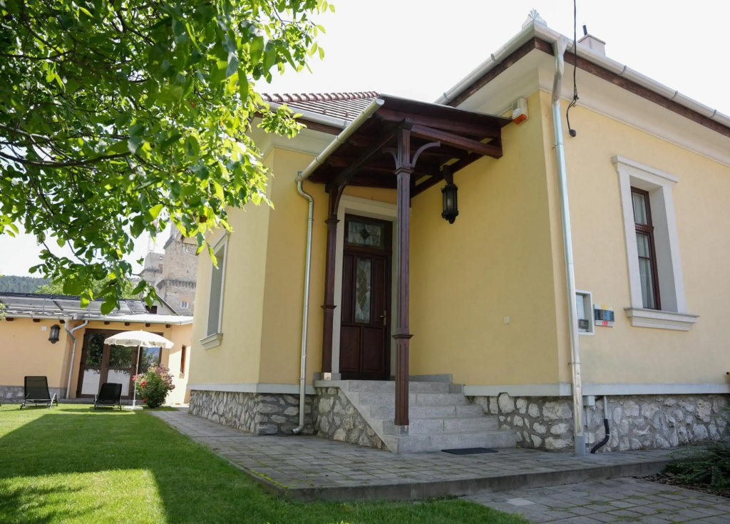 Varkert Deluxe Apartmanhaz - Korlatlan Privat Wellness