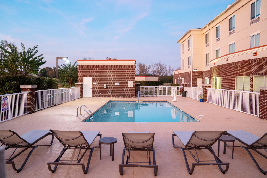 Holiday Inn Express Pembroke by IHG - Général