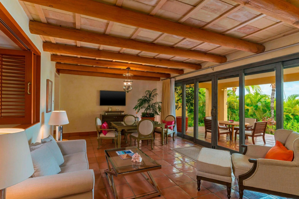 1 Bedroom Double Suite with ocean view (full double bed)