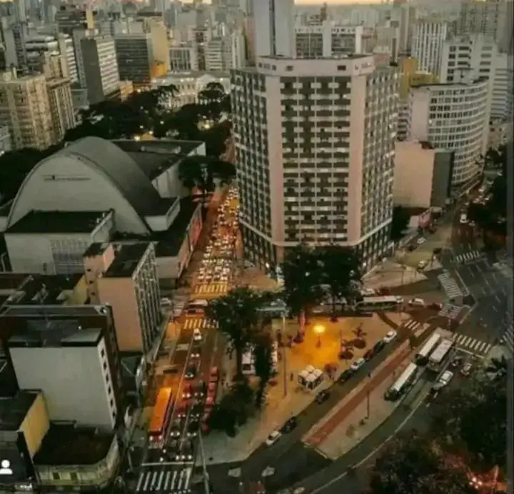 Apart Luxo no Centro em frente ao Teatro Guaira