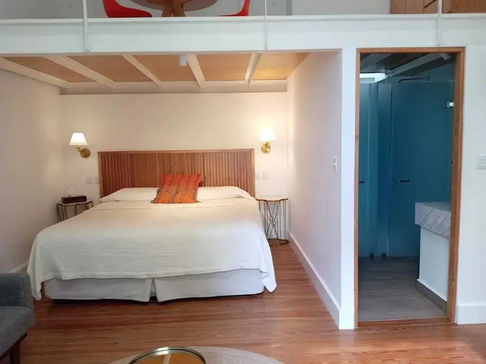 Double Suite (full double bed)