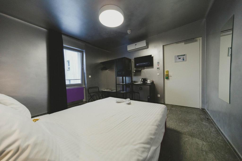 gallery_image_hidden_19