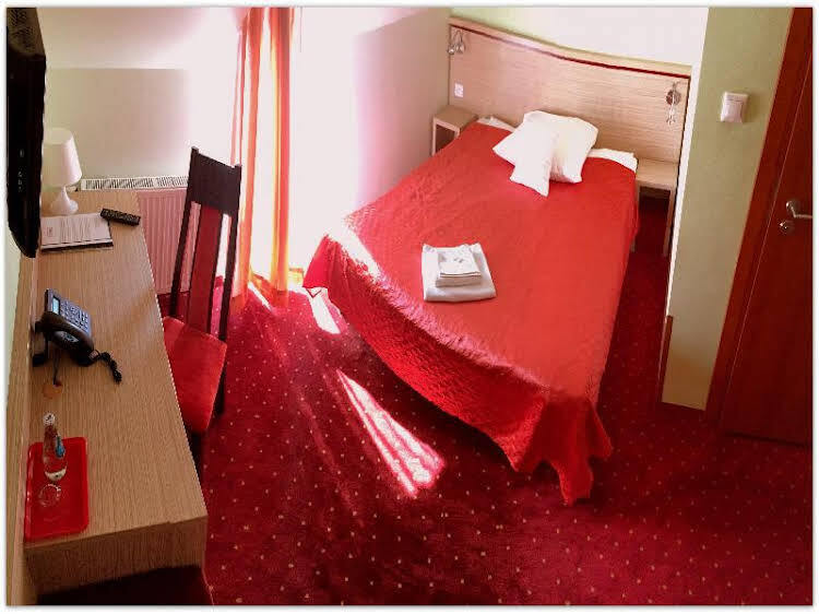 gallery_image_hidden_18