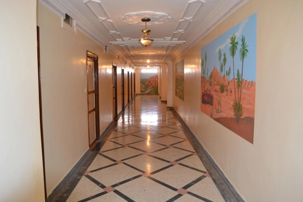 Hotel Almanader by null