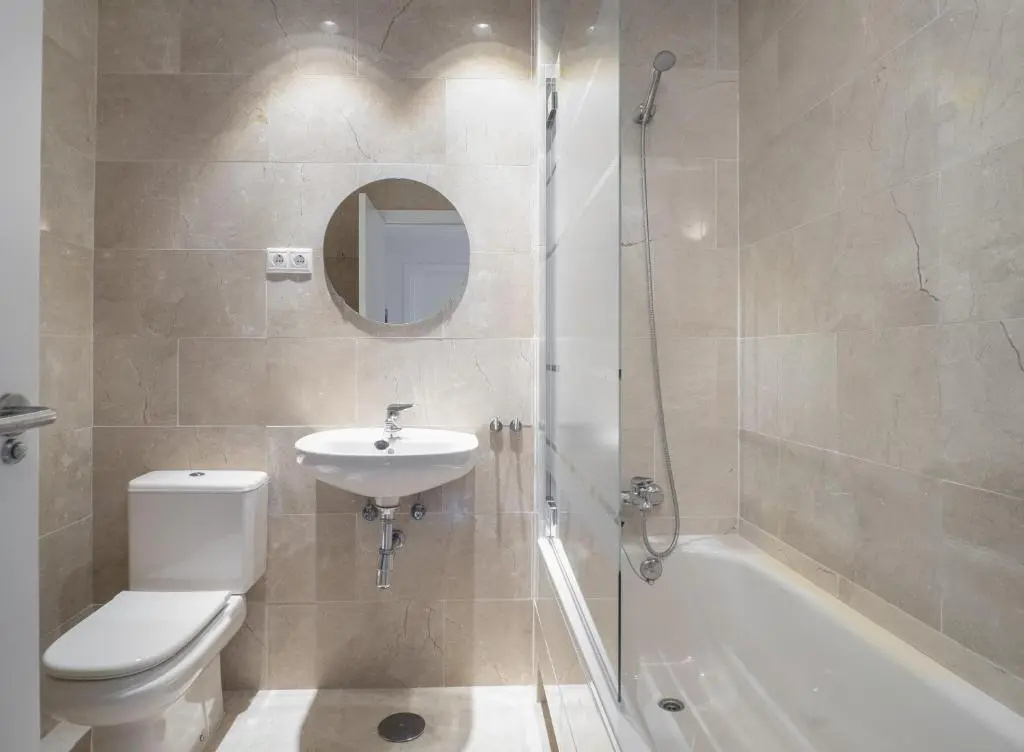 2285 Superb 3 bedrooms and seaview-Rock Bay I