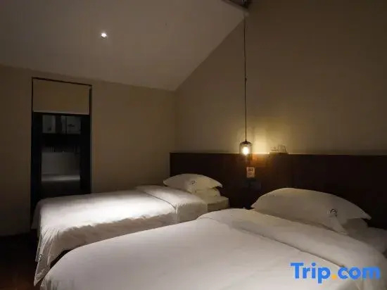Standard room with balcony