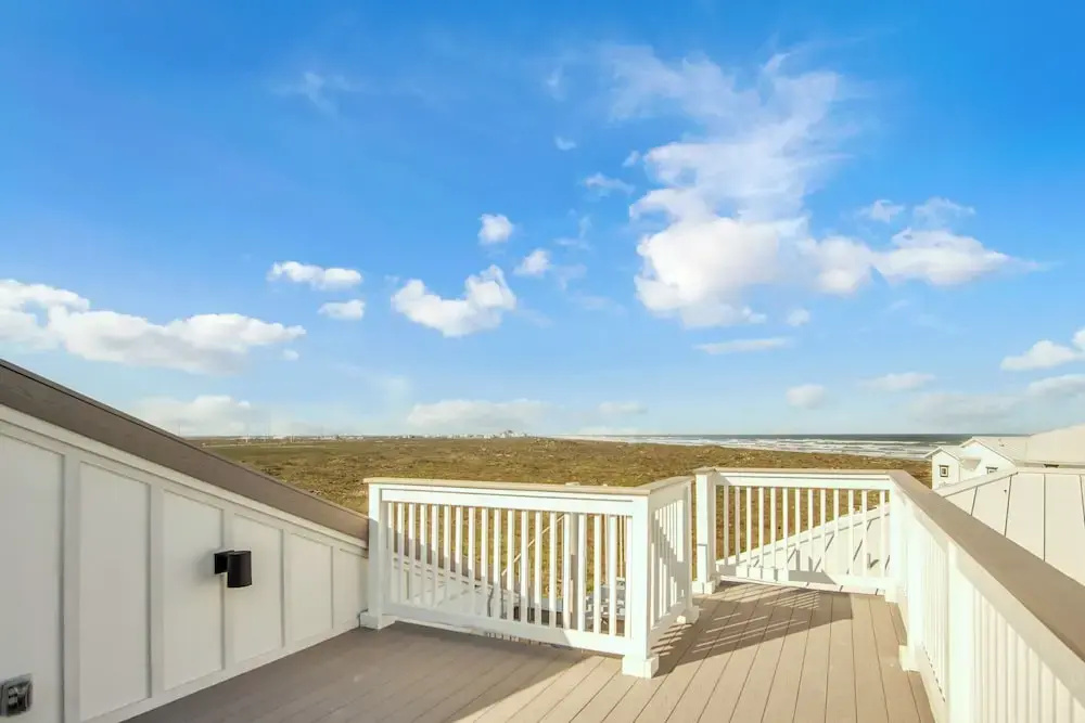 The White House by Silver Sands Vacation Rentals