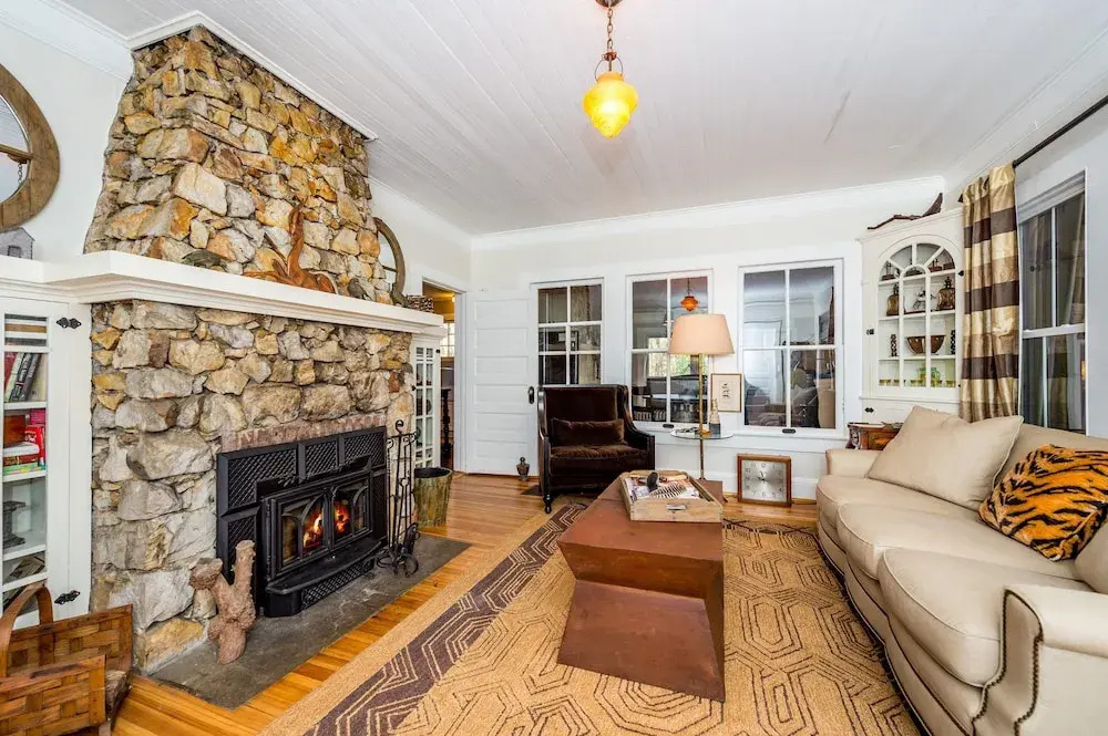 39 Maney Lane Home 3 Bedrooms 1 Bathroom Home